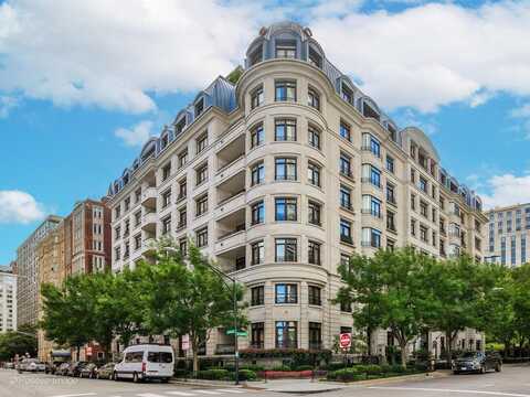 65 E Goethe Street, Chicago, IL 60610
