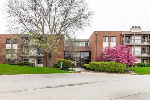 3070 Pheasant Creek Drive, Northbrook, IL 60062