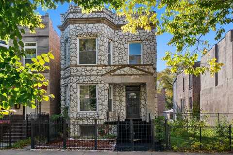 4321 W Maypole Avenue, Chicago, IL 60624