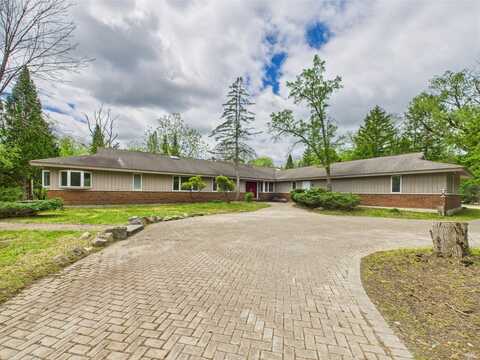 18 Alexandra Drive, Libertyville, IL 60048