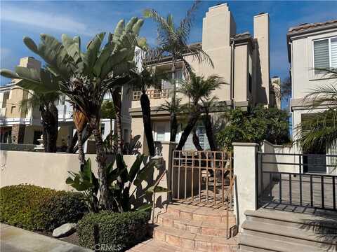 621 21st Street, Huntington Beach, CA 92648