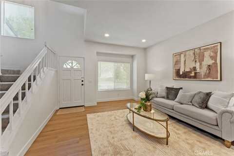 581 Springbrook N, Irvine, CA 92614