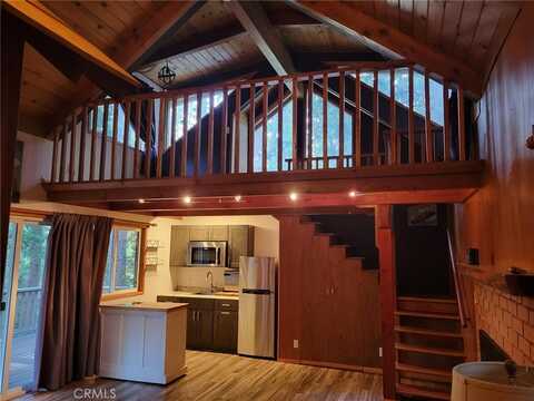 27868 Holly Lane, Lake Arrowhead, CA 92352