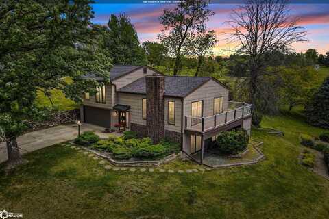 6 Fore Seasons Drive, Grinnell, IA 50112