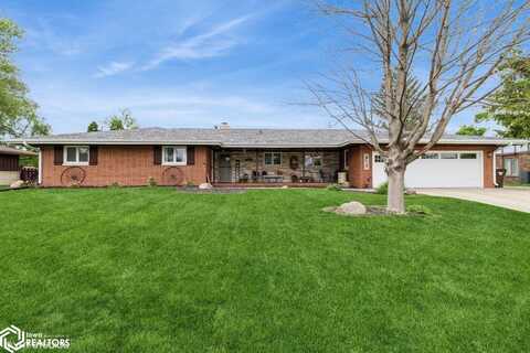 312 Sunset Lane, Marshalltown, IA 50158