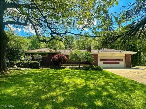 1010 Park Circle, Girard, OH 44420