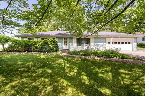 915 Sharondale Drive, Amherst, OH 44001