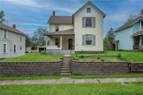 390 E Clark Street, East Palestine, OH 44413