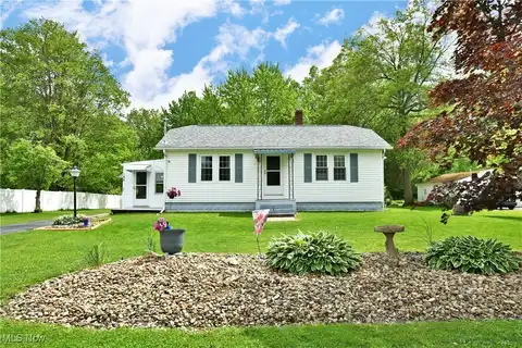 140 Raymond Avenue NW, Warren, OH 44483