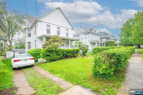 82 Bergen Avenue 1, Ridgefield Park, NJ 07660