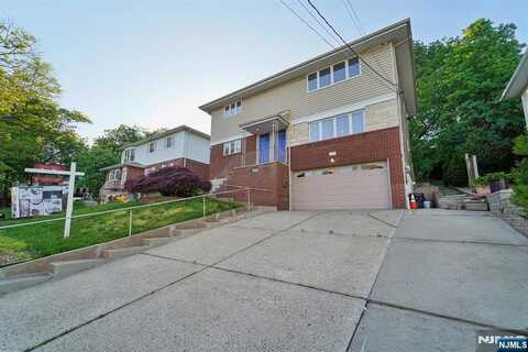 396 Oak Street, Ridgefield, NJ 07657
