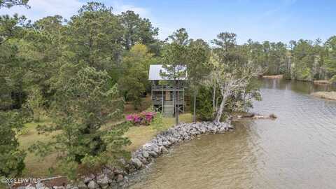 388 Matthews Road, Bayboro, NC 28515