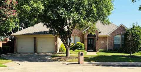 3532 Stone Creek Lane N, Fort Worth, TX 76137