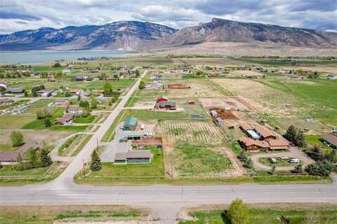8 Mountain Dr, Cody, WY 82414