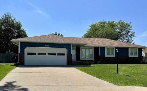 4711 CARDINAL CT, Sioux City, IA 51106