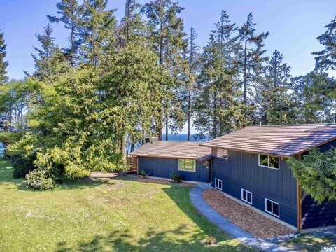 1079 Finn Hall Rd, Port Angeles, WA 98362
