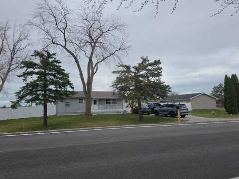 1558 N Seven Mile Rd, Pinconning, MI 48650