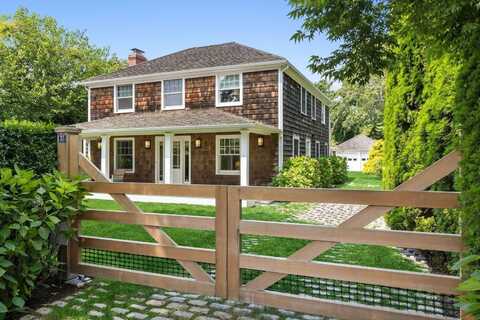 35 Old Town Crossing, Southampton, NY 11968