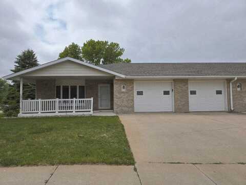 603 W 7th St, Dell Rapids, SD 57022