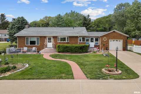 21780 GREAT RIVER Road, Le Claire, IA 52753