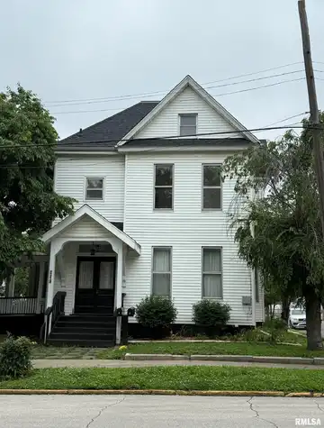 401 S EAST Street, Jacksonville, IL 62650
