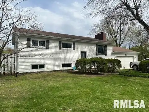 606 WOODLAND Place, Jacksonville, IL 62650
