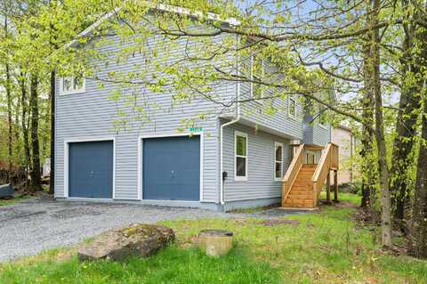 1700 Rolling Hills Drive, Tobyhanna, PA 18466