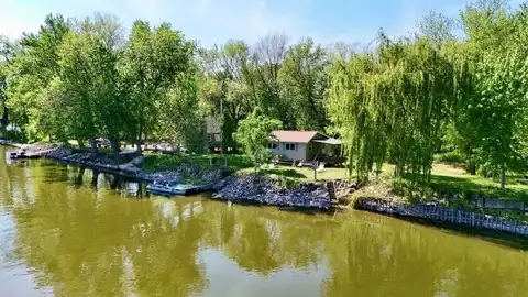 7084 N River, BYRON, IL 61010