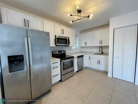 4071 N Dixie Hwy, Oakland Park, FL 33334