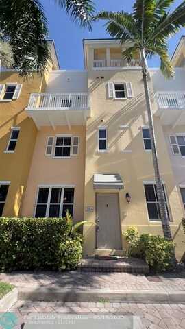 2304 VINTAGE DR, Lighthouse Point, FL 33064