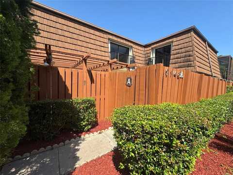 9148 SW 23rd St, Davie, FL 33324