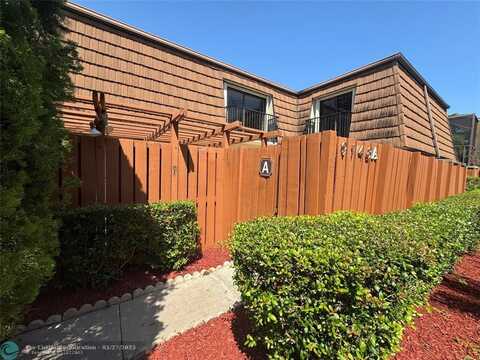 9148 SW 23rd St, Davie, FL 33324