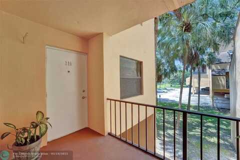 400 Commodore Dr, Plantation, FL 33325