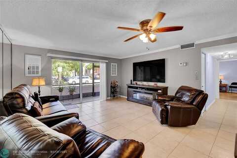 8260 SW 24th St, North Lauderdale, FL 33068
