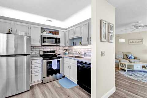 107 Spring Lake Court, Vero Beach, FL 32962
