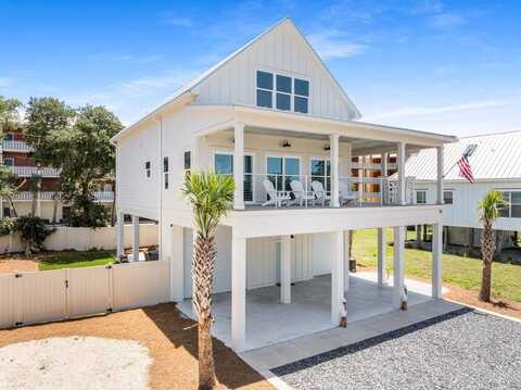 112 35th St, Mexico Beach, FL 32456
