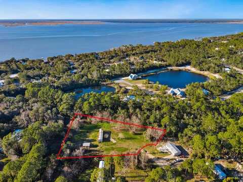 135 Daisey St, Eastpoint, FL 32328