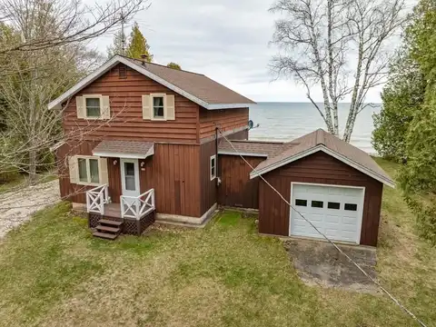 150 CLAR LIN Road, ALGOMA, WI 54201
