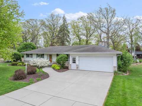 2113 EDGEWOOD Court, KAUKAUNA, WI 54130