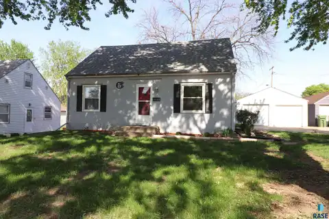1600 S Sherman Ave, Sioux Falls, SD 57105