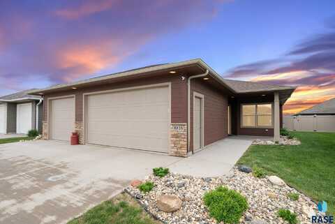 8816 W Dalton St, Sioux Falls, SD 57106