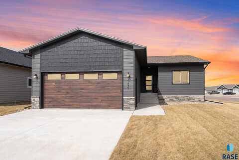 104 Patricia St, Harrisburg, SD 57032