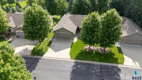 5616 S Shadow Wood Pl, Sioux Falls, SD 57108