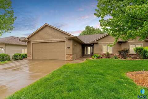5616 S Shadow Wood Pl, Sioux Falls, SD 57108