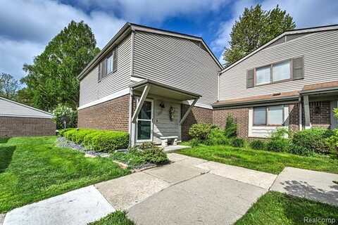 29765 FARMBROOK VILLA Lane, Southfield, MI 48034