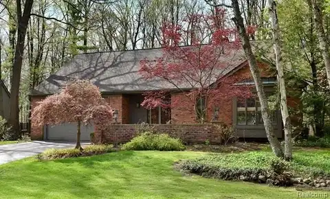 32872 OUTLAND Trail, Bingham Farms, MI 48025