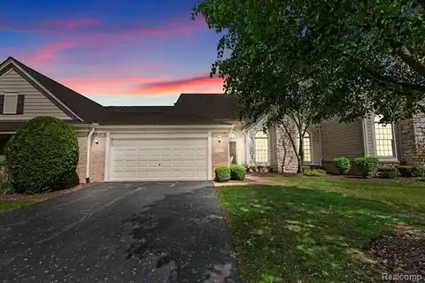 16814 LOCHMOOR Circle W, Northville, MI 48168