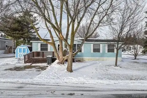 25 Hunter's Rill, Lapeer, MI 48446