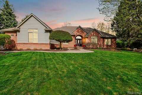 3226 OXFORD W, Auburn Hills, MI 48326