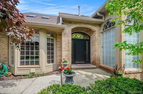 2200 CLEARWOOD, Shelby, MI 48316